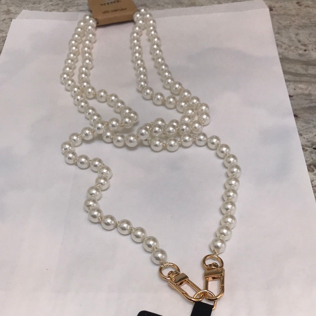 Queens Designs- Strap Chain Cream Pearl