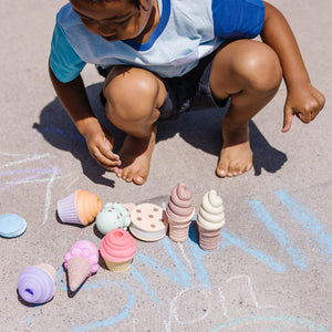 Melissa & Doug- Ice Cream & Cake Chalk Set
