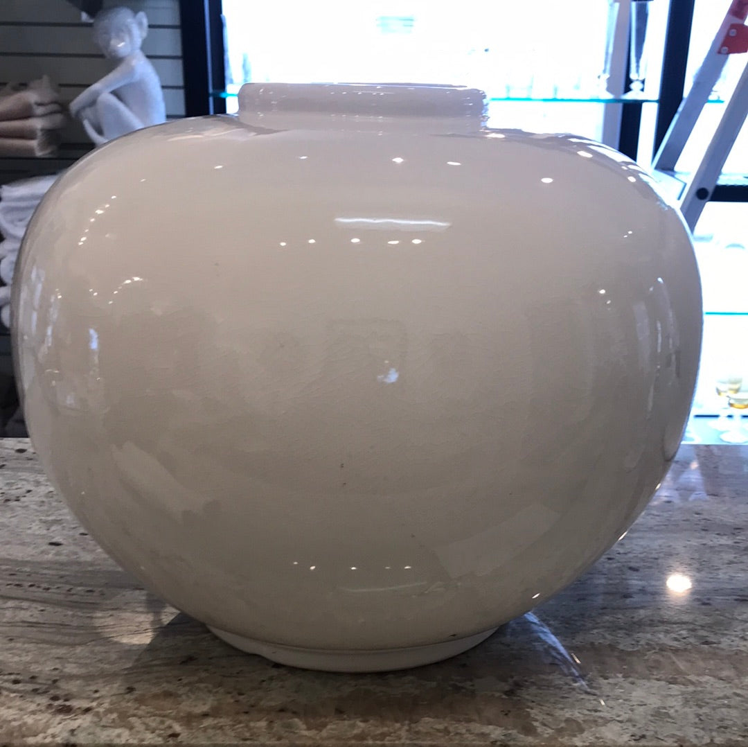 White round ceramic pot